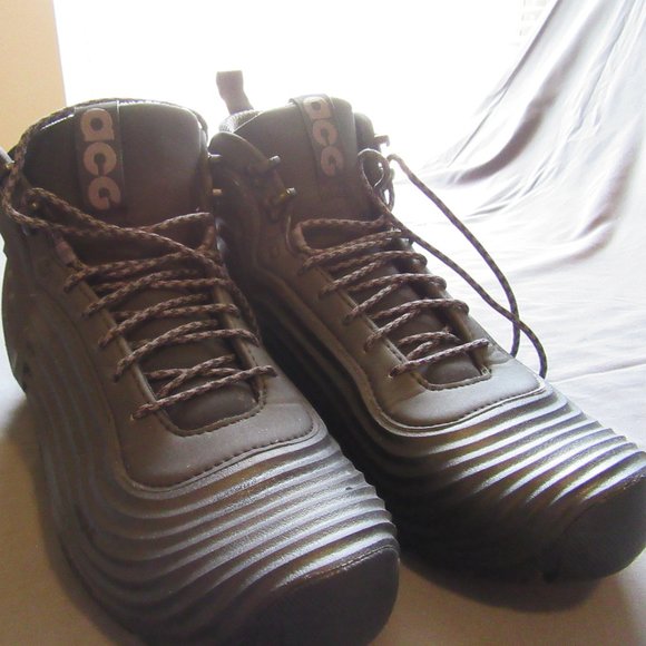 acg lunardome 1 sneakerboot